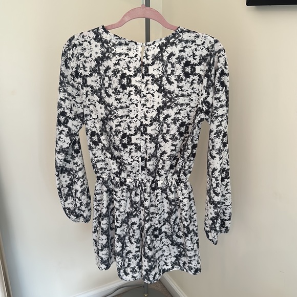 One ❤️ Clothing L.A. Long Sleeve / Shorts Romper - Picture 2 of 3